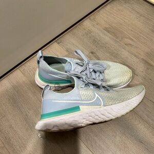 Nike react infinity running shoes